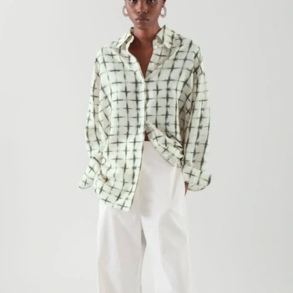 COS • 100% Silk Print Blouse **SEE MEASUREMENTS** Off-White Green Oversized - Picture 2 of 15